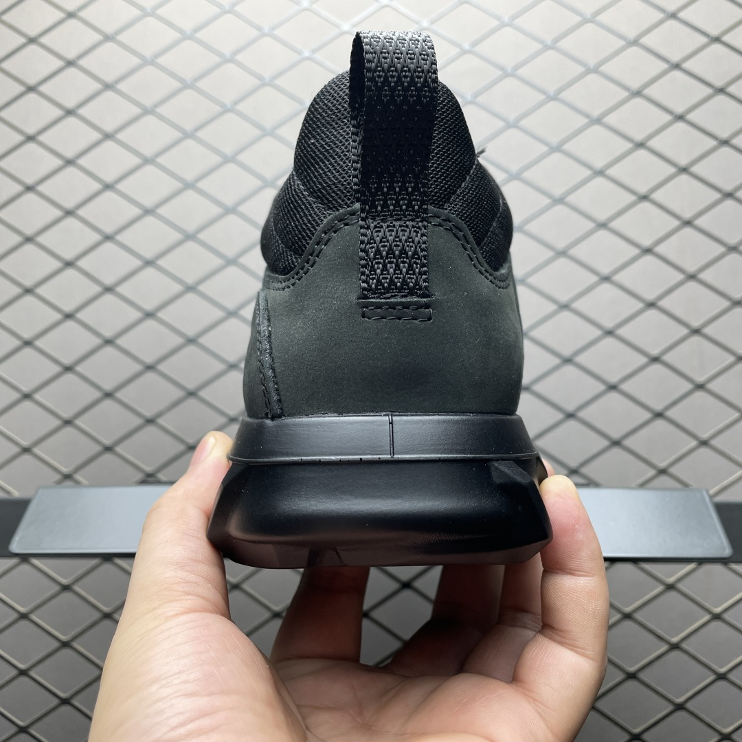 图片[2]-ECCO 爱步 低帮休闲板鞋 820314 采用臻选牛皮 质感丰富，脚感柔软舒适 橡胶鞋底 轻盈柔韧，防滑耐磨 舒适耐穿 随享出行 休闲百搭 简约利落 尺码：39 40 41 42 43 44 45（皮鞋码）-选品中心