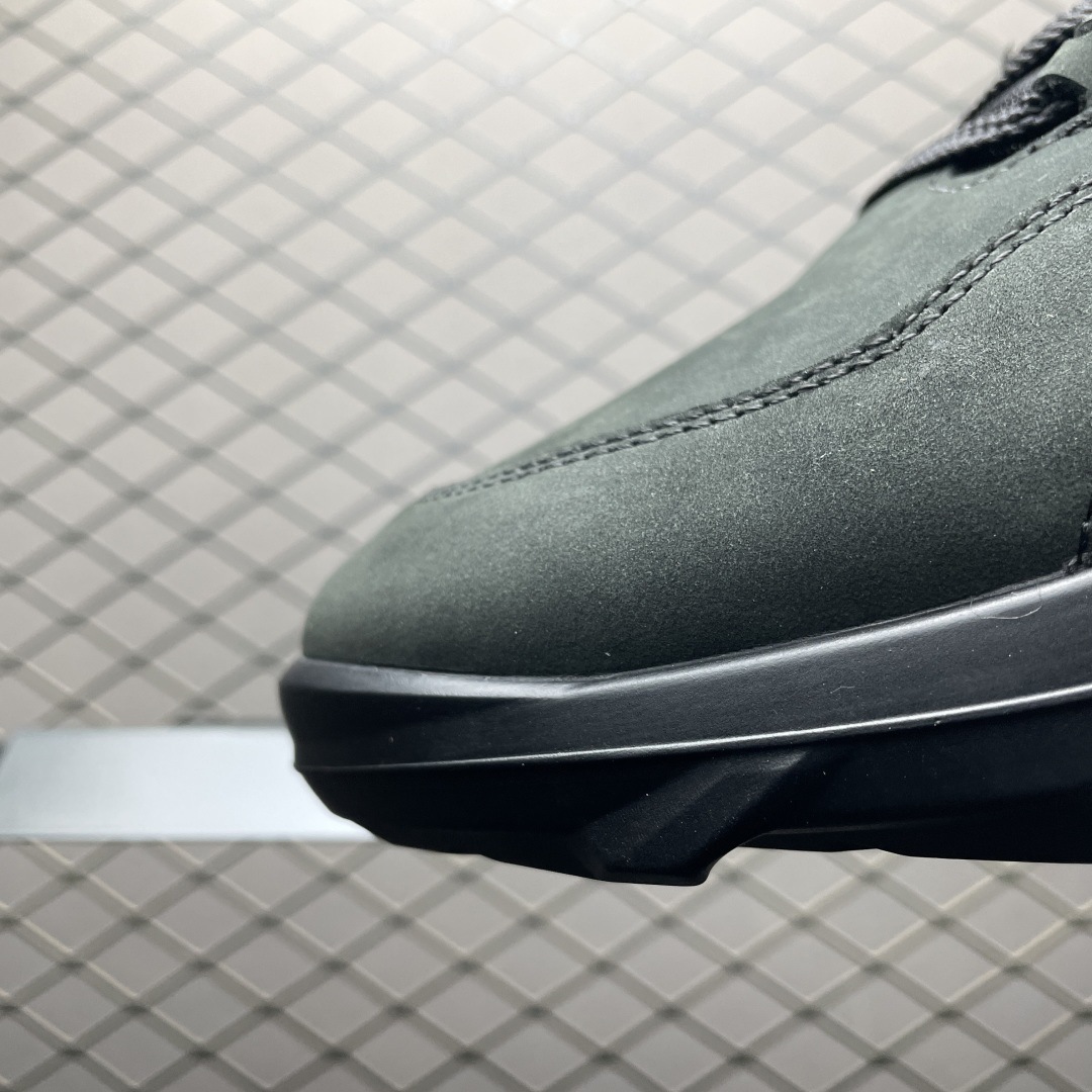 图片[6]-ECCO 爱步 低帮休闲板鞋 820314 采用臻选牛皮 质感丰富，脚感柔软舒适 橡胶鞋底 轻盈柔韧，防滑耐磨 舒适耐穿 随享出行 休闲百搭 简约利落 尺码：39 40 41 42 43 44 45（皮鞋码）-选品中心