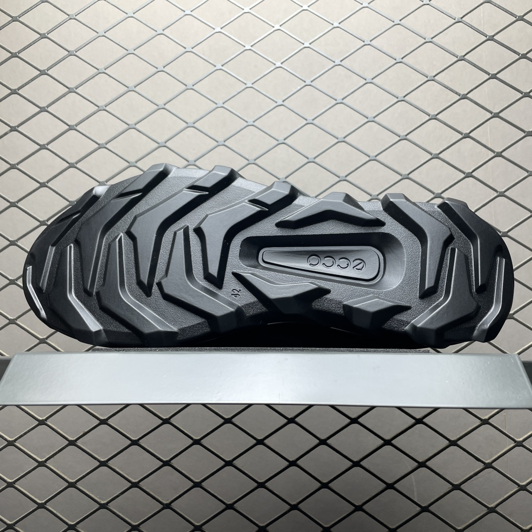 图片[5]-ECCO 爱步 低帮休闲板鞋 820314 采用臻选牛皮 质感丰富，脚感柔软舒适 橡胶鞋底 轻盈柔韧，防滑耐磨 舒适耐穿 随享出行 休闲百搭 简约利落 尺码：39 40 41 42 43 44 45（皮鞋码）-选品中心