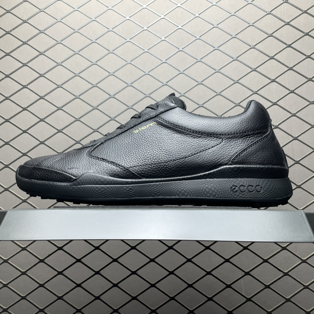 ECCO 爱步 低帮休闲板鞋 131654 采用臻选牛皮 质感丰富，脚感柔软舒适 橡胶鞋底 轻盈柔韧，防滑耐磨 舒适耐穿 随享出行 休闲百搭 简约利落 尺码：39 40 41 42 43 44 45（皮鞋码）-选品中心