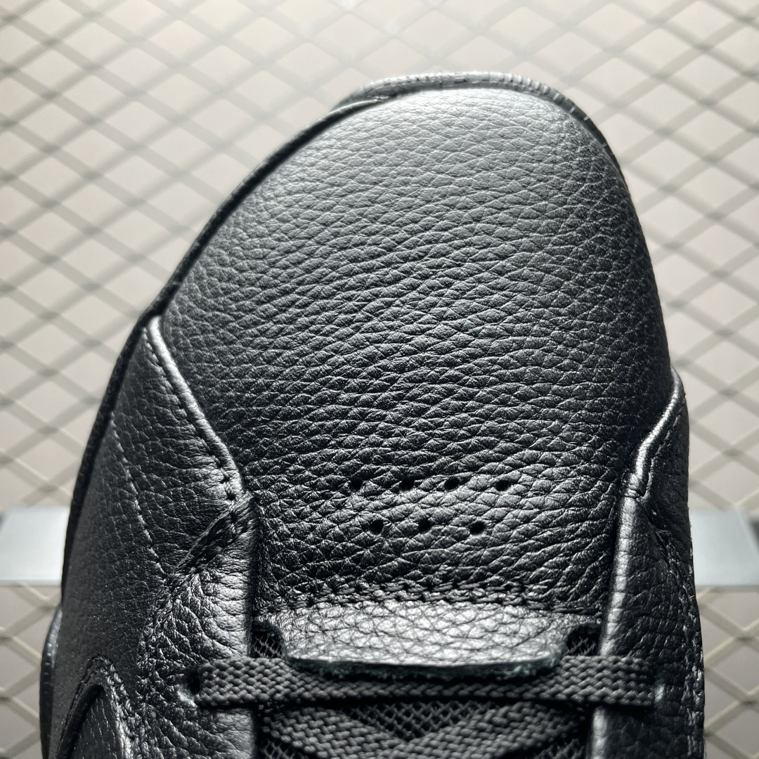 图片[7]-ECCO 爱步 低帮休闲板鞋 131654 采用臻选牛皮 质感丰富，脚感柔软舒适 橡胶鞋底 轻盈柔韧，防滑耐磨 舒适耐穿 随享出行 休闲百搭 简约利落 尺码：39 40 41 42 43 44 45（皮鞋码）-选品中心