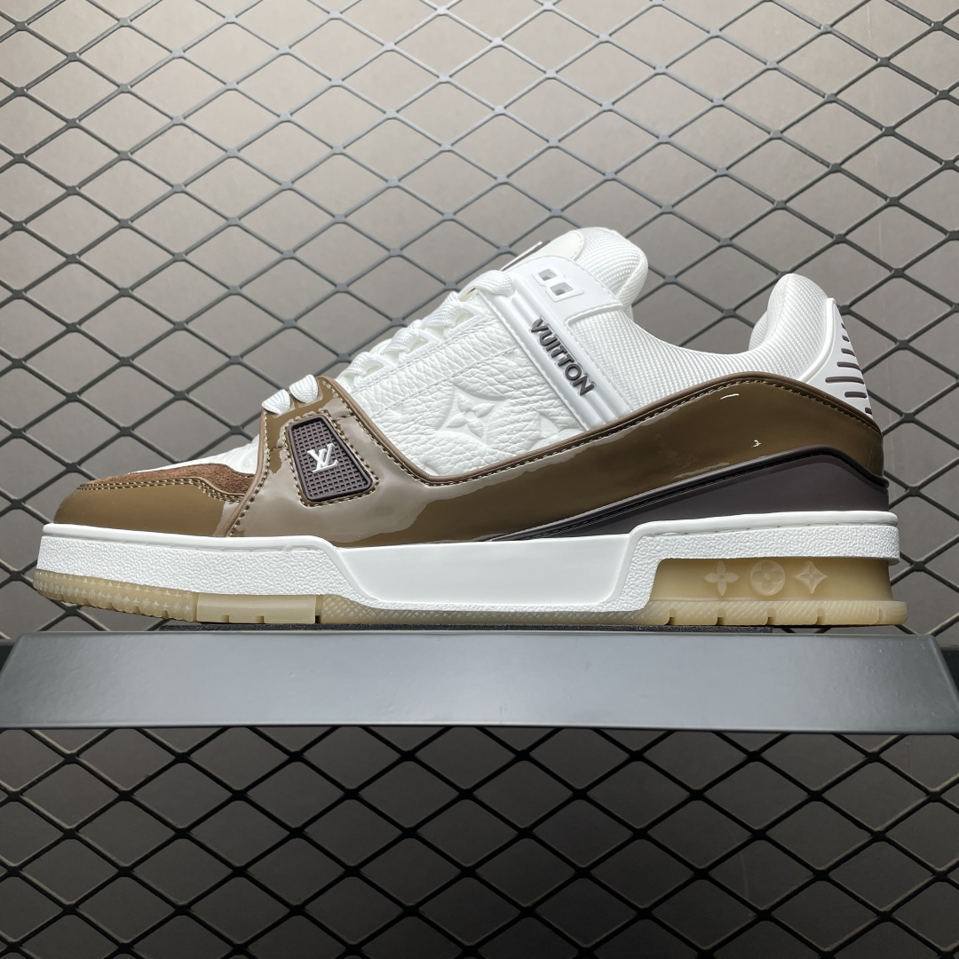 Louis Vuitton 路易威登 LV Trainer 低帮休闲板鞋 海淘代购同渠道品质 高端零售 外贸充正专供 原版购入开发 ZP级全套包装 完美楦型 正确卡色 大底TPU 质感媲美原版 细节与原版一致 请注意区分市面通货材 尺码：38 39 40 41 42 43 44 45 46-选品中心