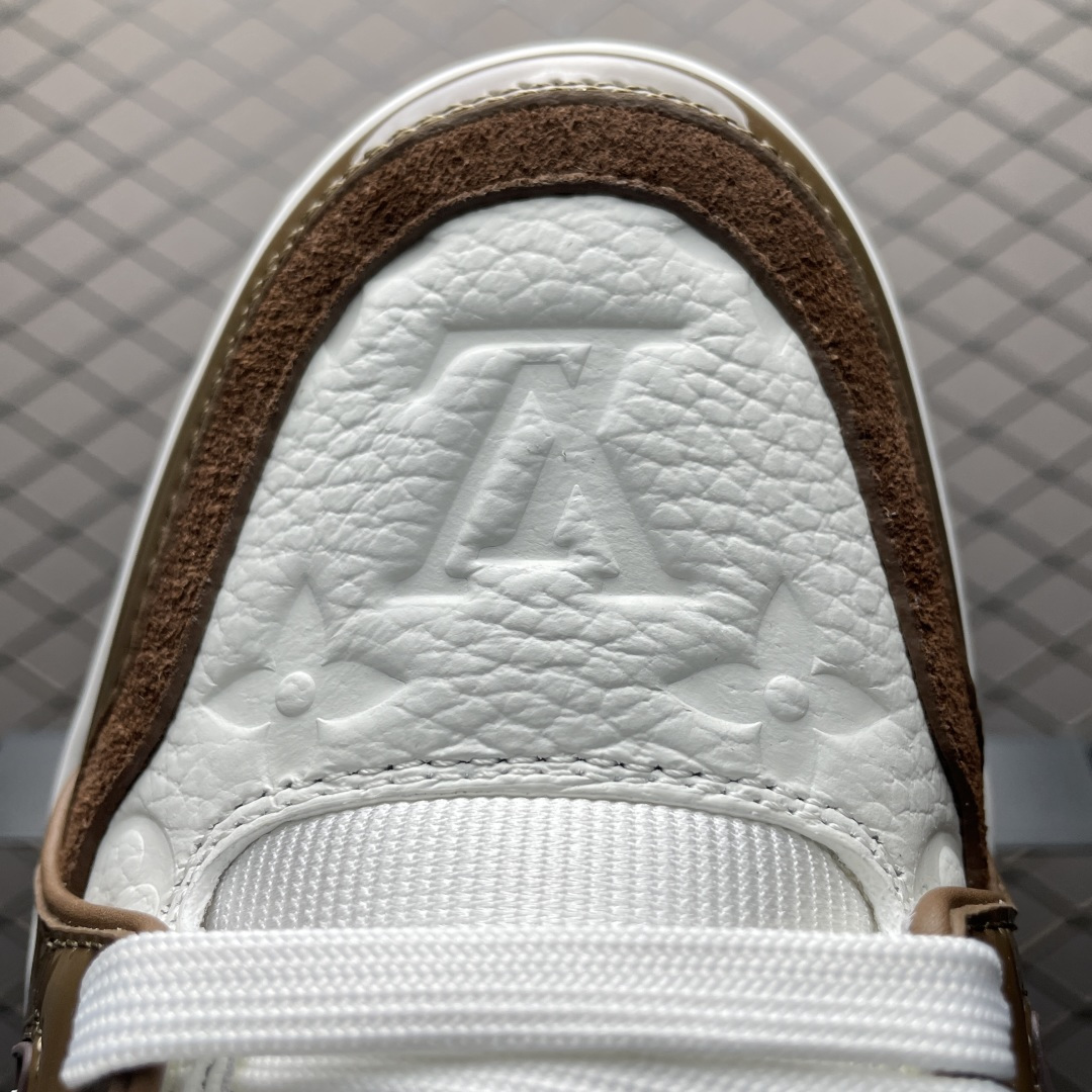 图片[7]-Louis Vuitton 路易威登 LV Trainer 低帮休闲板鞋 海淘代购同渠道品质 高端零售 外贸充正专供 原版购入开发 ZP级全套包装 完美楦型 正确卡色 大底TPU 质感媲美原版 细节与原版一致 请注意区分市面通货材 尺码：38 39 40 41 42 43 44 45 46-选品中心