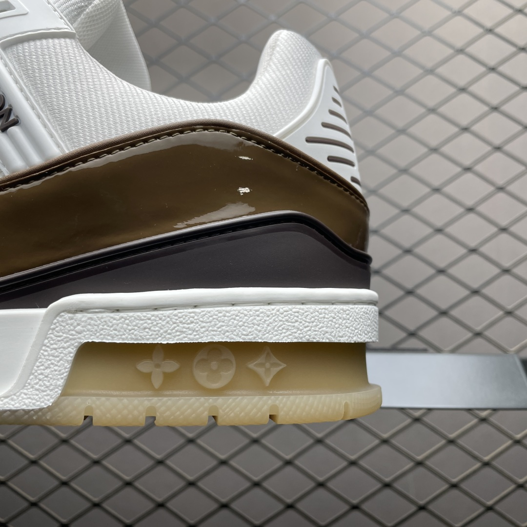 图片[4]-Louis Vuitton 路易威登 LV Trainer 低帮休闲板鞋 海淘代购同渠道品质 高端零售 外贸充正专供 原版购入开发 ZP级全套包装 完美楦型 正确卡色 大底TPU 质感媲美原版 细节与原版一致 请注意区分市面通货材 尺码：38 39 40 41 42 43 44 45 46-选品中心