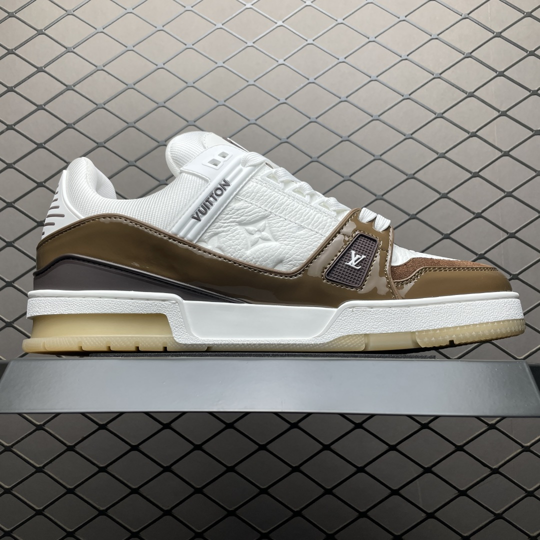 图片[3]-Louis Vuitton 路易威登 LV Trainer 低帮休闲板鞋 海淘代购同渠道品质 高端零售 外贸充正专供 原版购入开发 ZP级全套包装 完美楦型 正确卡色 大底TPU 质感媲美原版 细节与原版一致 请注意区分市面通货材 尺码：38 39 40 41 42 43 44 45 46-选品中心