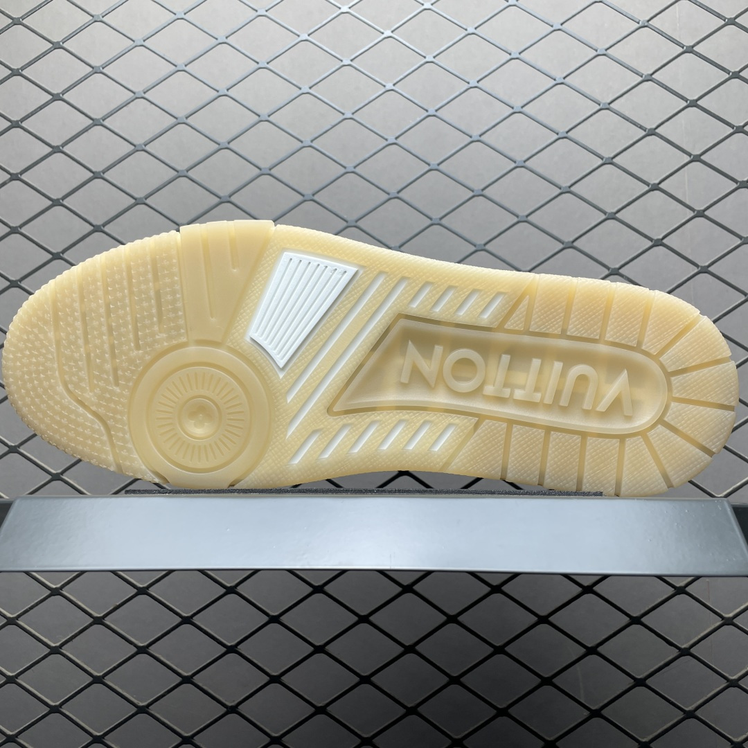 图片[5]-Louis Vuitton 路易威登 LV Trainer 低帮休闲板鞋 海淘代购同渠道品质 高端零售 外贸充正专供 原版购入开发 ZP级全套包装 完美楦型 正确卡色 大底TPU 质感媲美原版 细节与原版一致 请注意区分市面通货材 尺码：38 39 40 41 42 43 44 45 46-选品中心