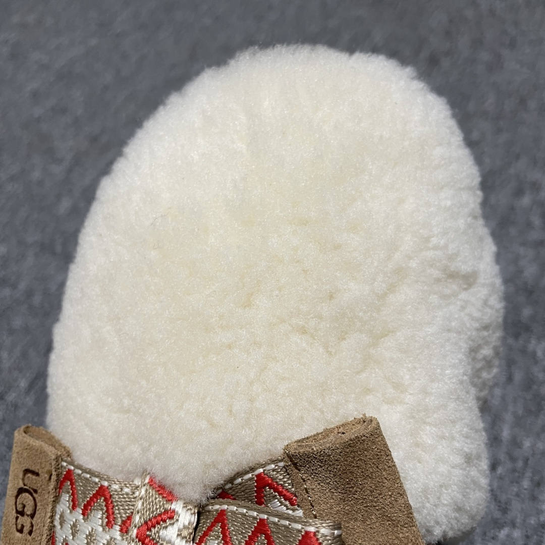 图片[7]-平台外贸专供 UGG 女子蝴蝶结半拖拖鞋 1158266 十年品牌制鞋代工厂生产线出品 注重每一处细节 隆丰A级真羊皮毛一体 完全遵循ZP工艺流程打造 尺码：35 36 37 38 39 40-选品中心