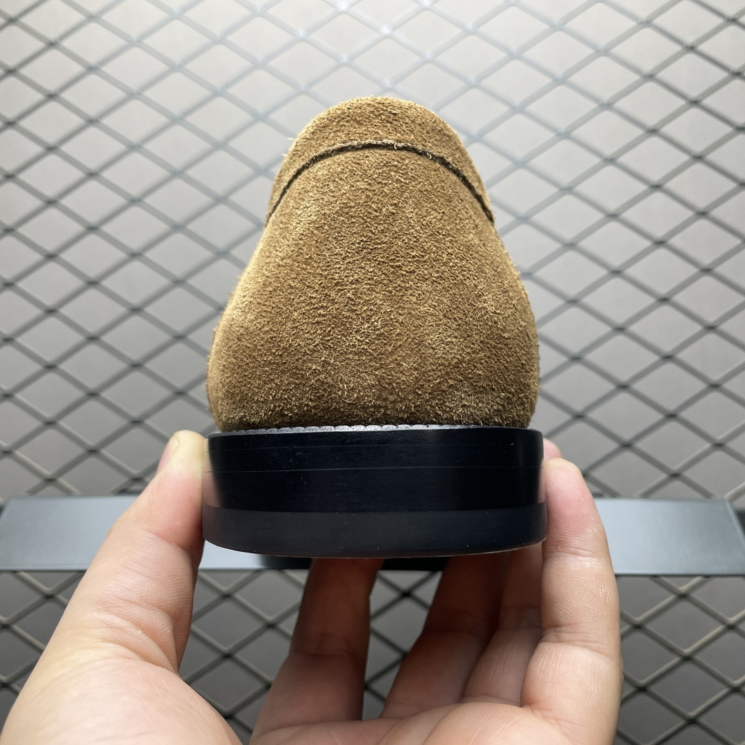 图片[2]-Loewe 罗意威 Campo 美拉德老钱风 低帮休闲皮鞋 乐福鞋 海淘代购同渠道品质 平台高端零售 外贸充正专供 原版购入开发 ZP级全套包装 完美楦型 原厂进口高丝光绒感牛反绒 优质优雅，微微上翘的弧度全油边工艺 全牛皮内里 一整张牛皮切割 无拼皮无边角料皮！独家私模 全真皮大底 整张牛皮鞋垫 独家私人开模压印 整鞋成本十分昂贵 尺码：39 40 41 42 43 44 45 正码正拍-选品中心