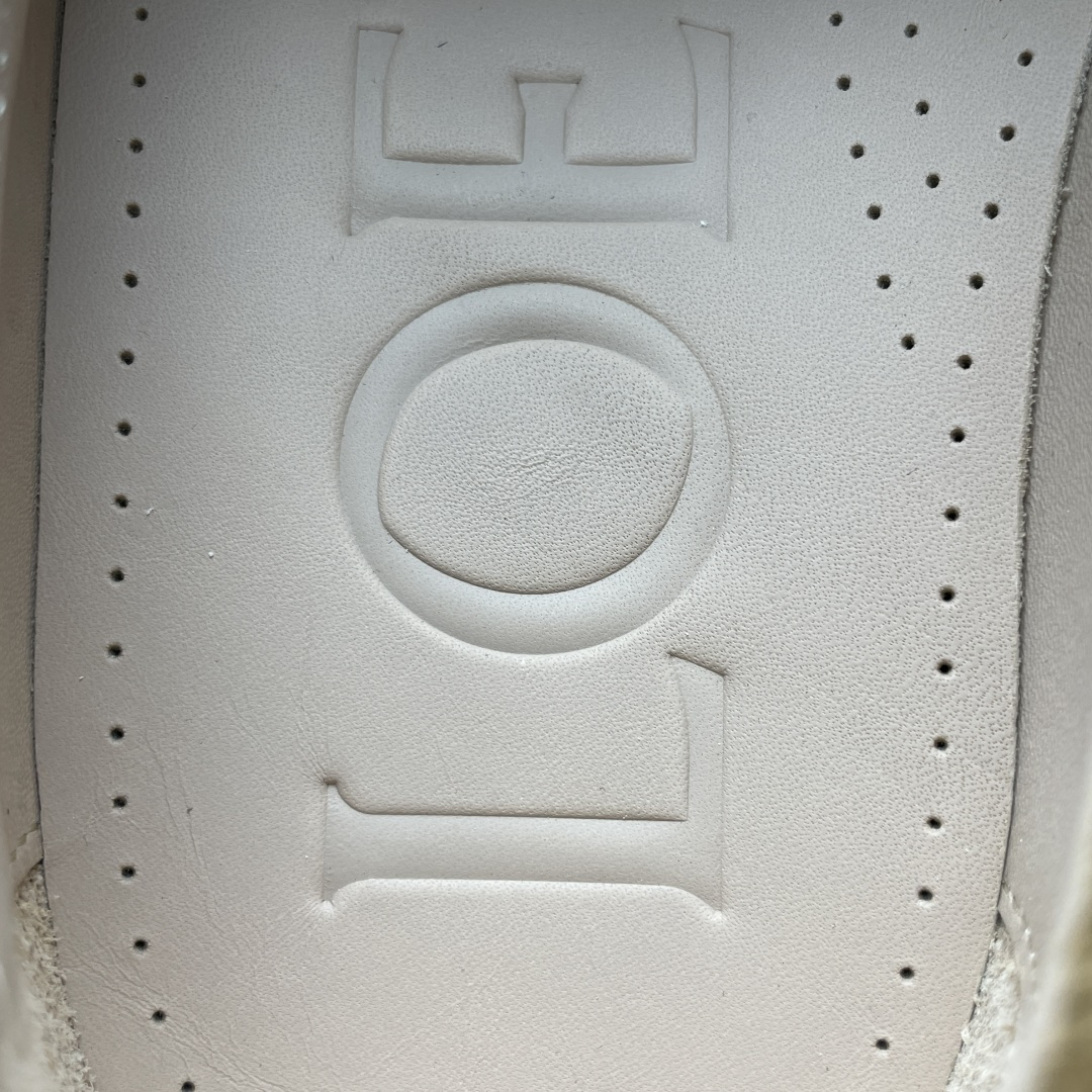 图片[8]-Loewe 罗意威 Campo 美拉德老钱风 低帮休闲皮鞋 乐福鞋 海淘代购同渠道品质 平台高端零售 外贸充正专供 原版购入开发 ZP级全套包装 完美楦型 原厂进口高丝光绒感牛反绒 优质优雅，微微上翘的弧度全油边工艺 全牛皮内里 一整张牛皮切割 无拼皮无边角料皮！独家私模 全真皮大底 整张牛皮鞋垫 独家私人开模压印 整鞋成本十分昂贵 尺码：39 40 41 42 43 44 45 正码正拍-选品中心