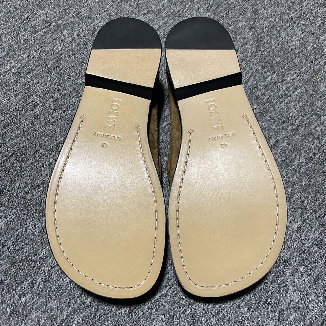 图片[3]-Loewe 罗意威 Campo 美拉德老钱风 低帮休闲皮鞋 乐福鞋 海淘代购同渠道品质 平台高端零售 外贸充正专供 原版购入开发 ZP级全套包装 完美楦型 原厂进口高丝光绒感牛反绒 优质优雅，微微上翘的弧度全油边工艺 全牛皮内里 一整张牛皮切割 无拼皮无边角料皮！独家私模 全真皮大底 整张牛皮鞋垫 独家私人开模压印 整鞋成本十分昂贵 尺码：39 40 41 42 43 44 45 正码正拍-选品中心