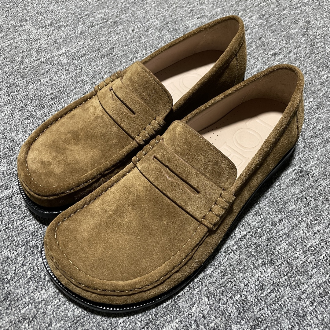 图片[4]-Loewe 罗意威 Campo 美拉德老钱风 低帮休闲皮鞋 乐福鞋 海淘代购同渠道品质 平台高端零售 外贸充正专供 原版购入开发 ZP级全套包装 完美楦型 原厂进口高丝光绒感牛反绒 优质优雅，微微上翘的弧度全油边工艺 全牛皮内里 一整张牛皮切割 无拼皮无边角料皮！独家私模 全真皮大底 整张牛皮鞋垫 独家私人开模压印 整鞋成本十分昂贵 尺码：39 40 41 42 43 44 45 正码正拍-选品中心