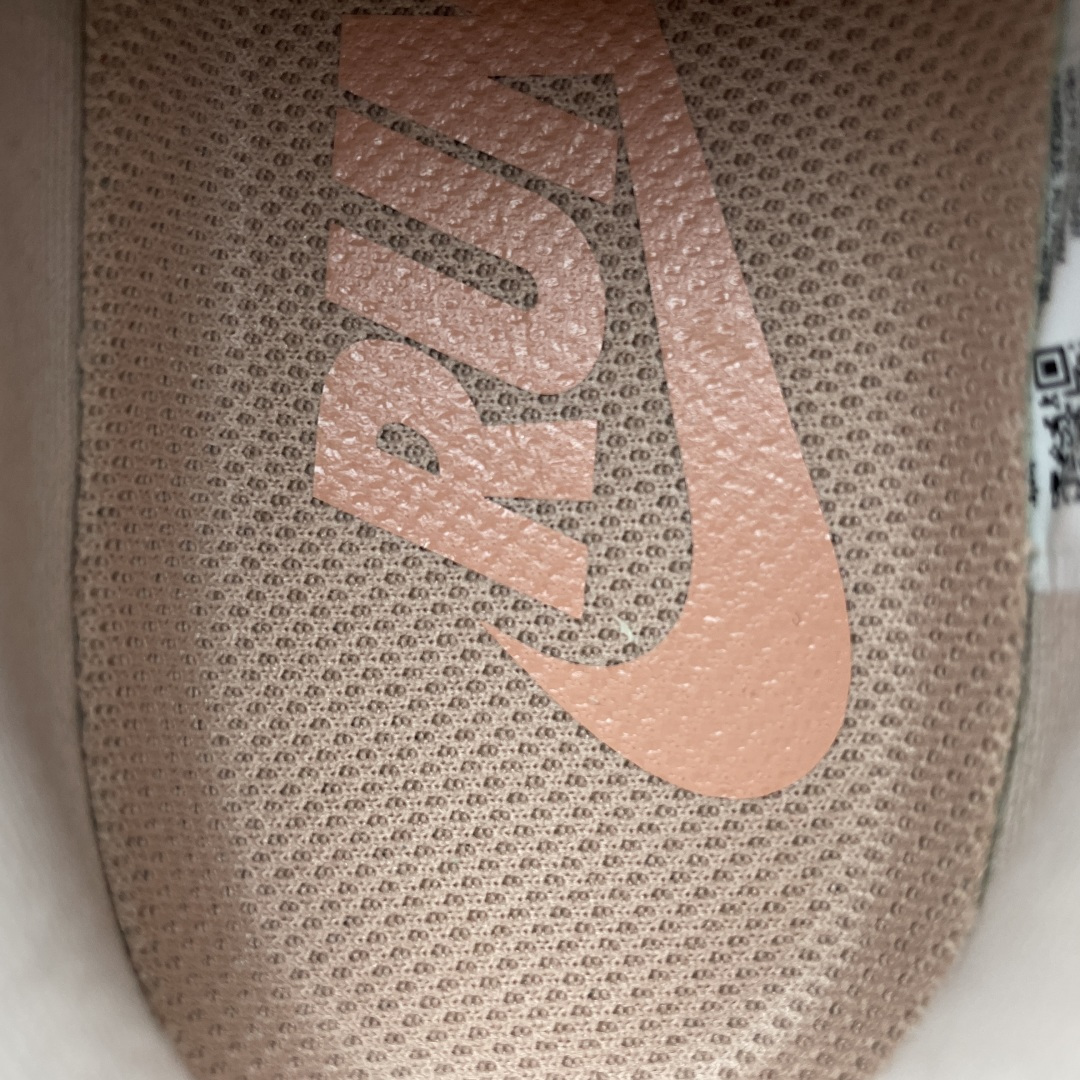 图片[8]-NK Vomero Plus 网面透气跑步鞋 HV8154-602 尺码：35.5 36 36.5 37.5 38 38.5 39 40 40.5 41 42-选品中心