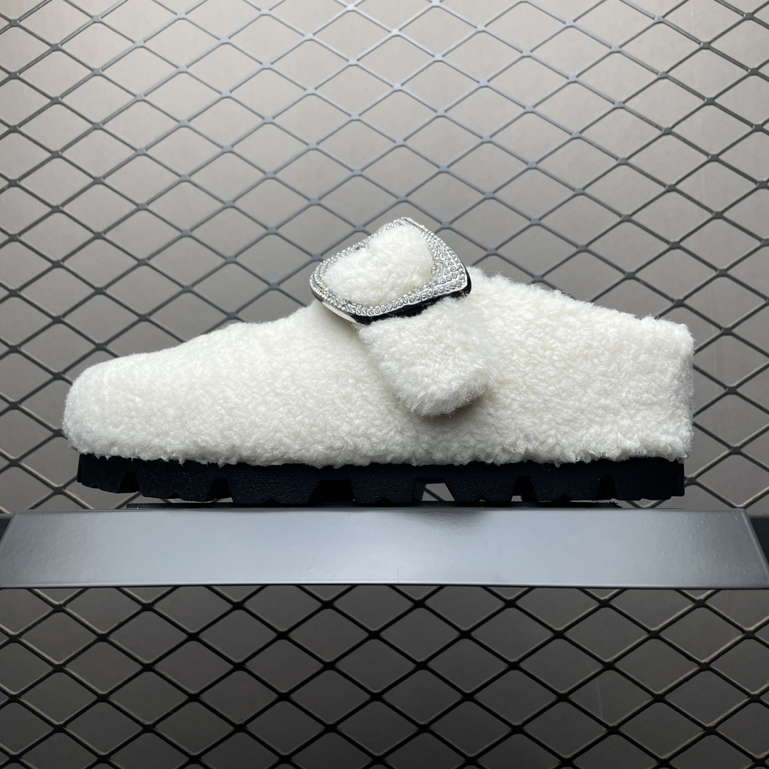 GG-CC 法式甜美芭蕾舞 毛毛包头拖鞋 融雪一般的暖甜毛绒结合精雅镶钻扣饰 楦面开口设计更是悄然盛开一抹娇羞诗意 暖绒羊羔毛 保暖轻巧 精奢温婉 软糯羊羔毛皮垫脚 细腻亲肤 倍感温暖 3.5CM跟高 轻松畅走 松弛从容 尺码：35 36 37 38 39 40-选品中心