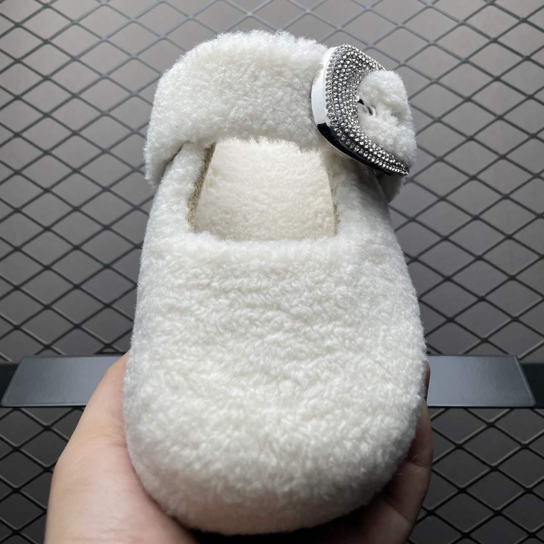 图片[9]-GG-CC 法式甜美芭蕾舞 毛毛包头拖鞋 融雪一般的暖甜毛绒结合精雅镶钻扣饰 楦面开口设计更是悄然盛开一抹娇羞诗意 暖绒羊羔毛 保暖轻巧 精奢温婉 软糯羊羔毛皮垫脚 细腻亲肤 倍感温暖 3.5CM跟高 轻松畅走 松弛从容 尺码：35 36 37 38 39 40-选品中心