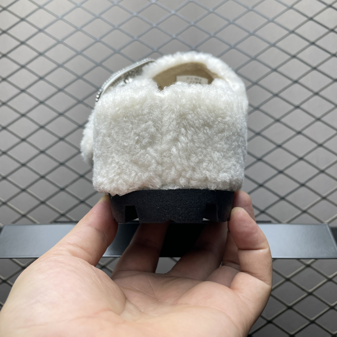 图片[2]-GG-CC 法式甜美芭蕾舞 毛毛包头拖鞋 融雪一般的暖甜毛绒结合精雅镶钻扣饰 楦面开口设计更是悄然盛开一抹娇羞诗意 暖绒羊羔毛 保暖轻巧 精奢温婉 软糯羊羔毛皮垫脚 细腻亲肤 倍感温暖 3.5CM跟高 轻松畅走 松弛从容 尺码：35 36 37 38 39 40-选品中心