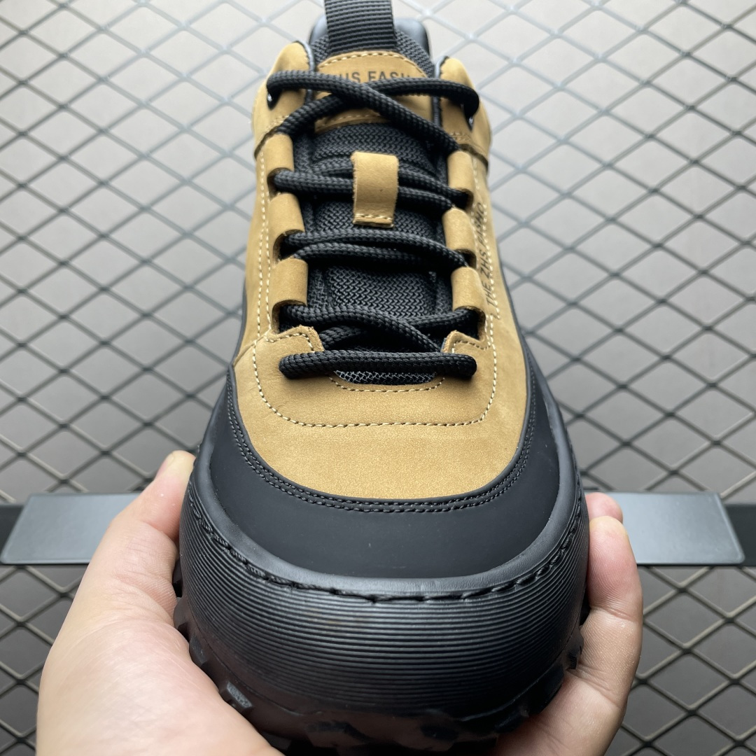 图片[9]-ECCO 爱步 男款新款运动登山鞋 635130 轻盈减震牛皮耐磨户外跑鞋 越野系列 甄选优质牛皮革搭配纺织衬里 防污透气，户外无忧 无惧旷野 提供出色的能量回弹和缓震支撑 长距离不累脚 驰骋百公里 直接注塑工艺连接鞋面与鞋底 一体成型，合脚稳固 贴合舒适 预防前冲 橡胶外底多地形适应，抓地耐磨 为每一次徒步提供稳定支撑 动态平衡 无惧陡坡 简约设计 穿型入野 尺码：38 39 40 41 42 43 皮鞋码-选品中心