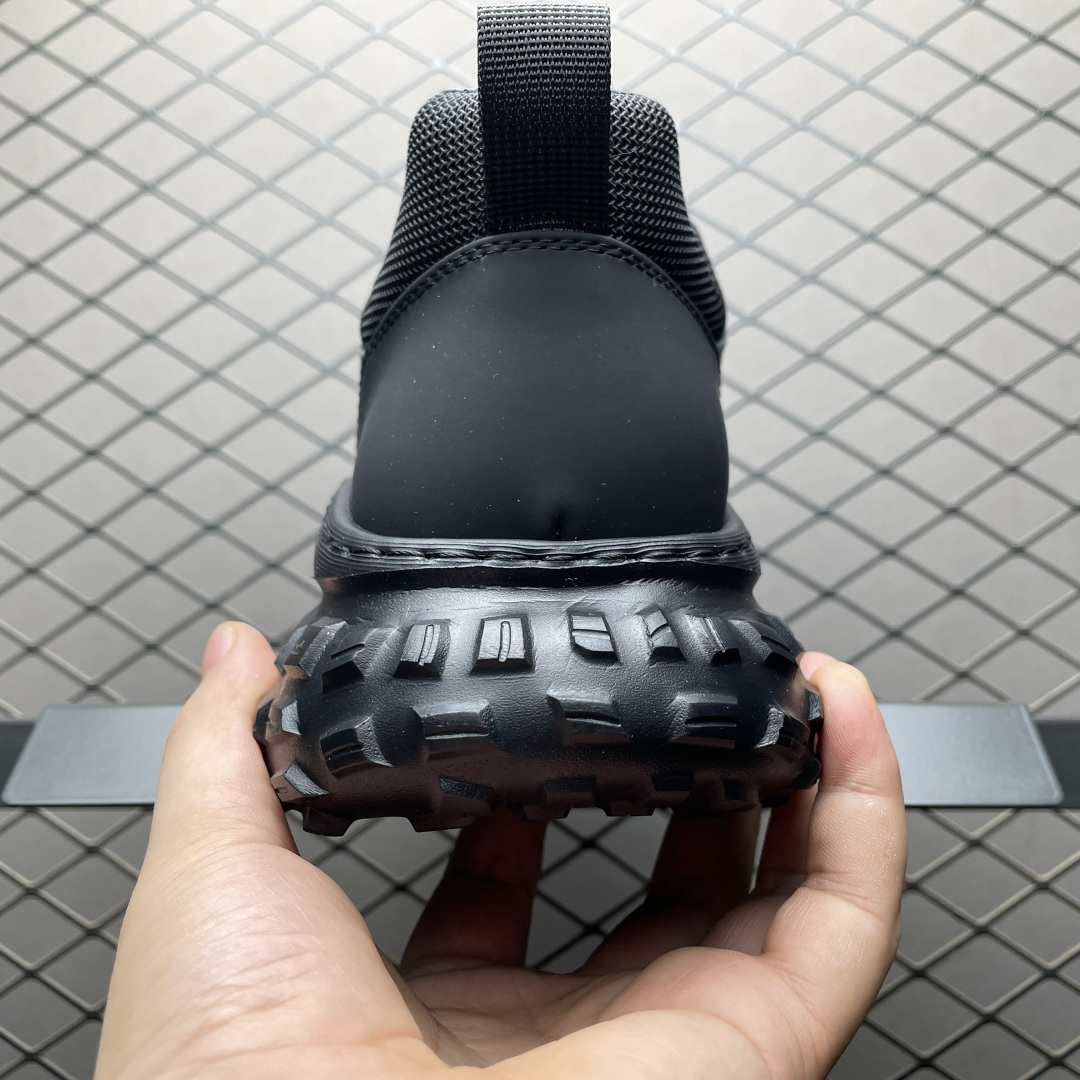 图片[2]-ECCO 爱步 男款新款运动登山鞋 635130 轻盈减震牛皮耐磨户外跑鞋 越野系列 甄选优质牛皮革搭配纺织衬里 防污透气，户外无忧 无惧旷野 提供出色的能量回弹和缓震支撑 长距离不累脚 驰骋百公里 直接注塑工艺连接鞋面与鞋底 一体成型，合脚稳固 贴合舒适 预防前冲 橡胶外底多地形适应，抓地耐磨 为每一次徒步提供稳定支撑 动态平衡 无惧陡坡 简约设计 穿型入野 尺码：38 39 40 41 42 43 皮鞋码-选品中心