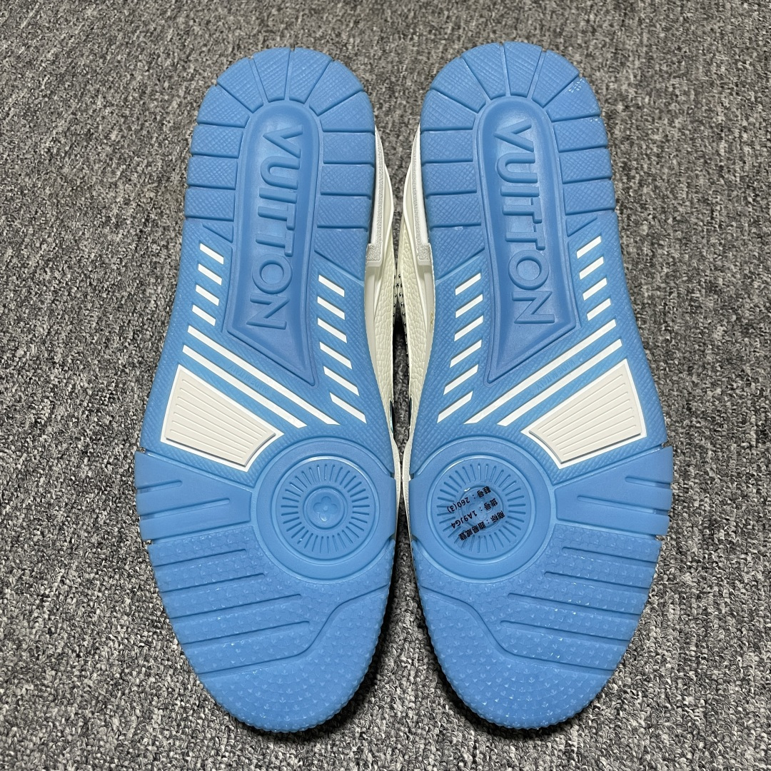 图片[3]-Louis Vuitton 路易威登 LV Trainer 低帮休闲板鞋 海淘代购同渠道品质 高端零售 外贸充正专供 原版购入开发 ZP级全套包装 完美楦型 正确卡色 大底TPU 质感媲美原版 细节与原版一致 请注意区分市面通货材 尺码：38 39 40 41 42 43 44 45 46-选品中心