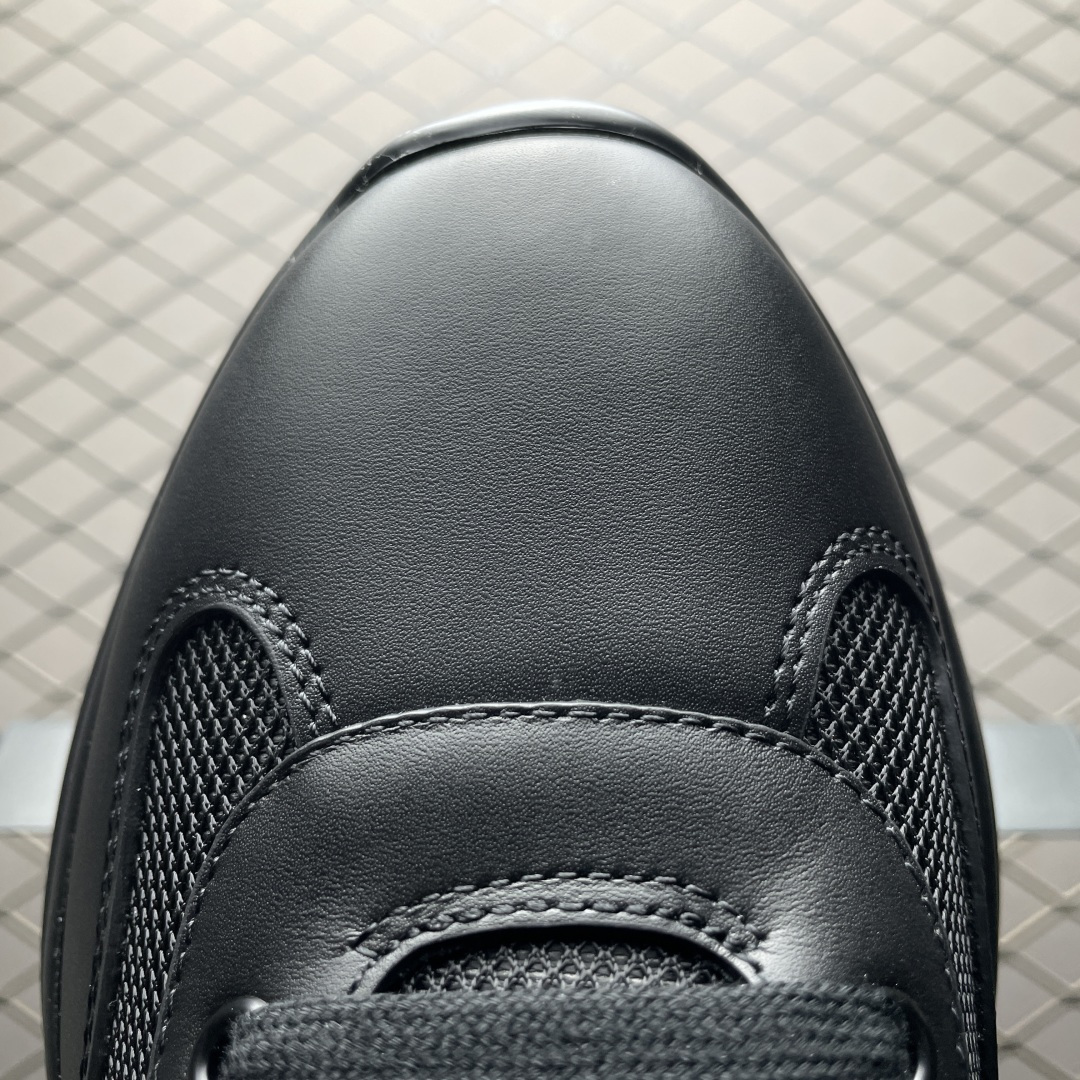 图片[7]-Prada 普拉达 Calzature Uomo 低帮休闲运动鞋 海淘代购同渠道品质 高端零售 外贸充正专供 原版购入开发 ZP级全套包装 完美楦型 正确卡色 质感媲美原版 细节与原版一致 请注意区分市面通货材 尺码：38 39 40 41 42 43 44 45 46 47-选品中心