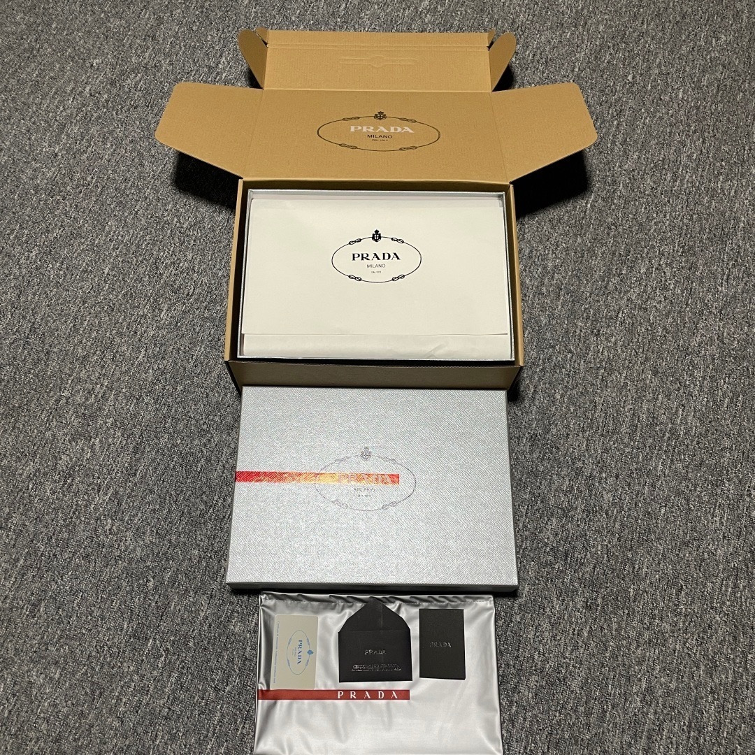 图片[8]-Prada 普拉达 Calzature Uomo 低帮休闲运动鞋 海淘代购同渠道品质 高端零售 外贸充正专供 原版购入开发 ZP级全套包装 完美楦型 正确卡色 质感媲美原版 细节与原版一致 请注意区分市面通货材 尺码：38 39 40 41 42 43 44 45 46 47-选品中心