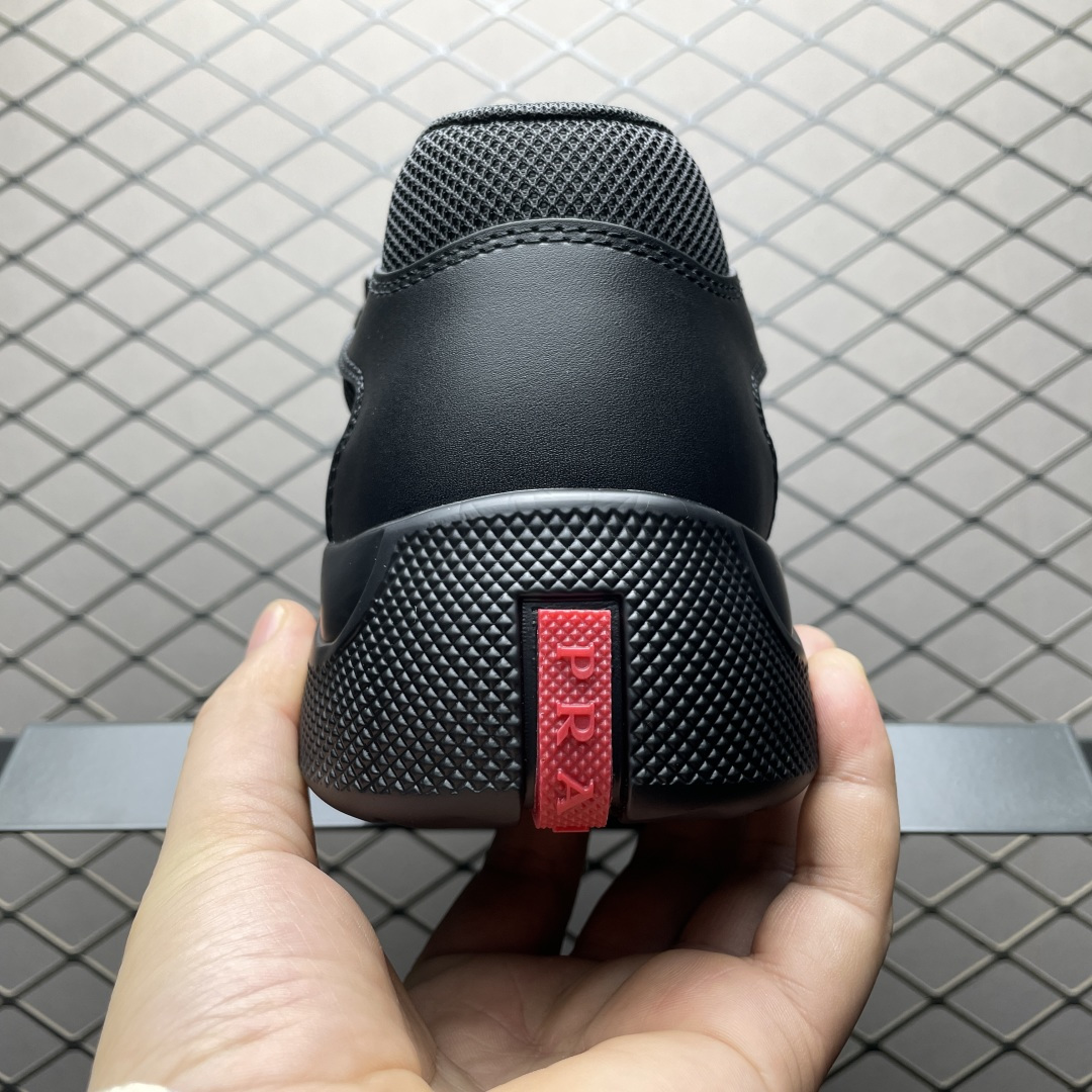 图片[2]-Prada 普拉达 Calzature Uomo 低帮休闲运动鞋 海淘代购同渠道品质 高端零售 外贸充正专供 原版购入开发 ZP级全套包装 完美楦型 正确卡色 质感媲美原版 细节与原版一致 请注意区分市面通货材 尺码：38 39 40 41 42 43 44 45 46 47-选品中心