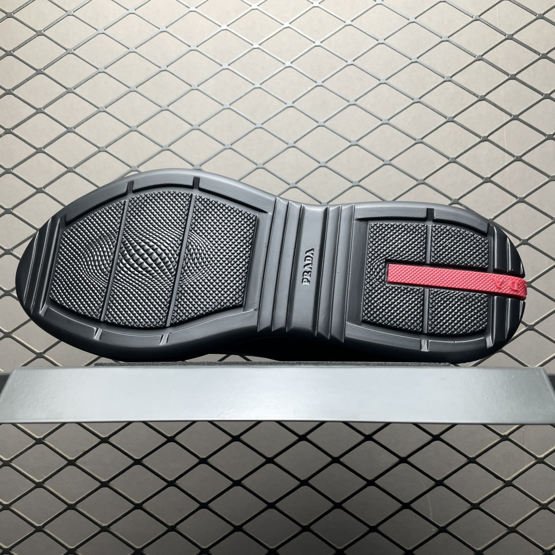 图片[5]-Prada 普拉达 Calzature Uomo 低帮休闲运动鞋 海淘代购同渠道品质 高端零售 外贸充正专供 原版购入开发 ZP级全套包装 完美楦型 正确卡色 质感媲美原版 细节与原版一致 请注意区分市面通货材 尺码：38 39 40 41 42 43 44 45 46 47-选品中心