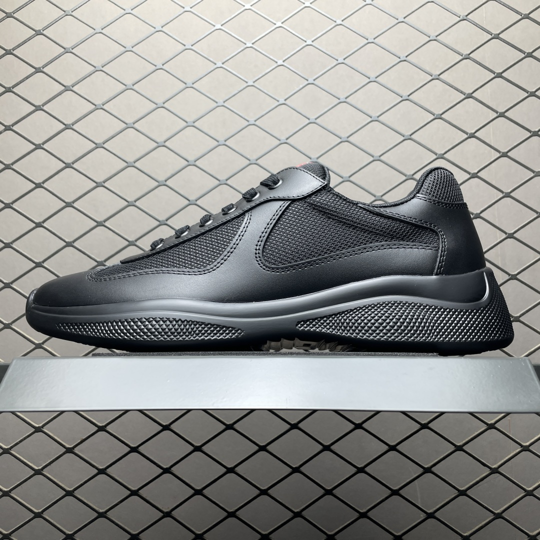 Prada 普拉达 Calzature Uomo 低帮休闲运动鞋 海淘代购同渠道品质 高端零售 外贸充正专供 原版购入开发 ZP级全套包装 完美楦型 正确卡色 质感媲美原版 细节与原版一致 请注意区分市面通货材 尺码：38 39 40 41 42 43 44 45 46 47-选品中心