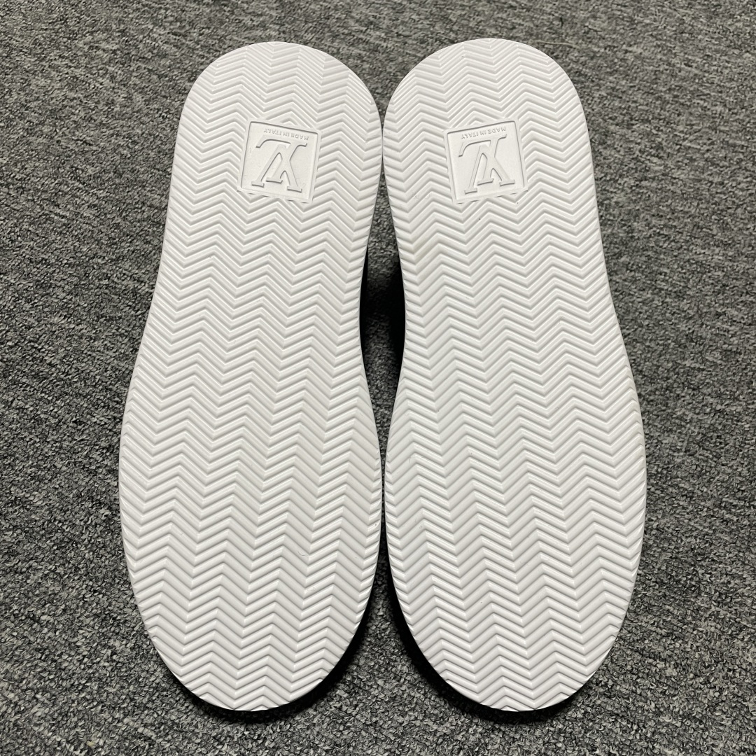 图片[3]-Louis Vuitton LV 路易威登 Beverly Hills 低帮休闲板鞋 海淘代购同渠道品质 高端零售 外贸充正专供 原版购入开发 ZP级全套包装 完美楦型 正确卡色 大底TPU 质感媲美原版 细节与原版一致 请注意区分市面通货材 尺码：38 39 40 41 42 43 44 45 46-选品中心