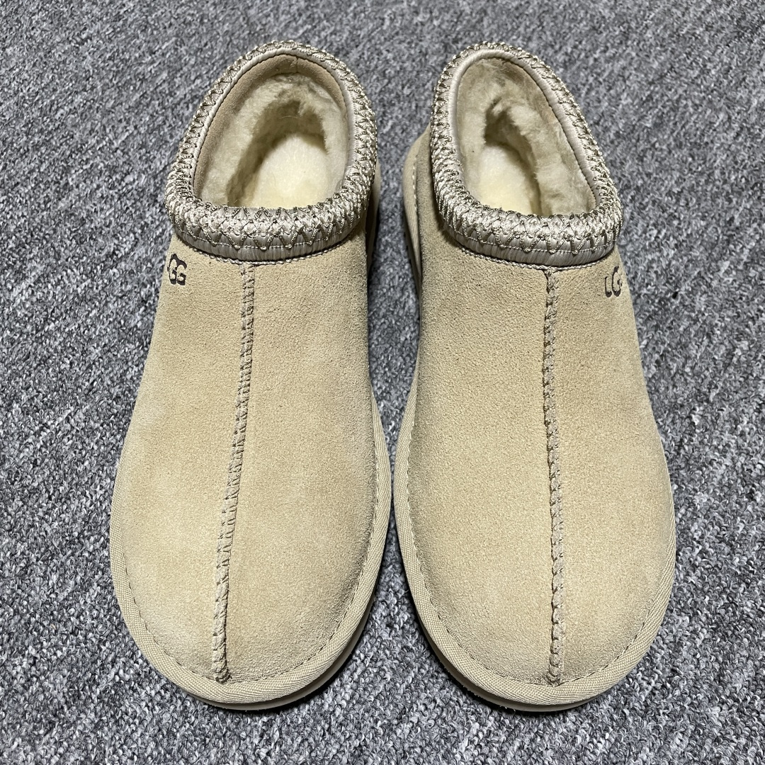 男鞋 女鞋平台外贸专供 UGG 中性雪地靴 5955 十年品牌制鞋代工厂生产线出品 注重每一处细节 隆丰A级真羊皮毛一体 完全遵循ZP工艺流程打造 尺码：35 36 37 38 39 40 41-选品中心