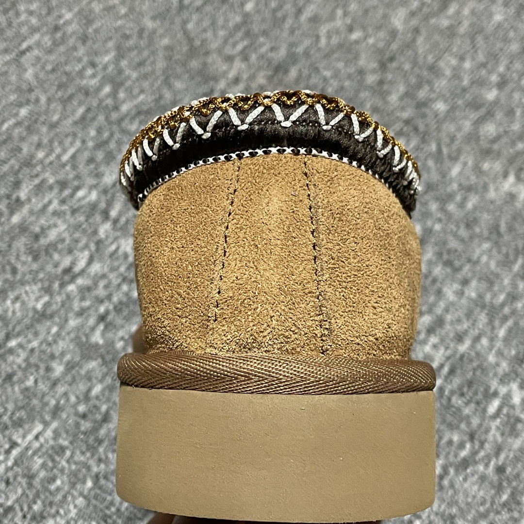 图片[8]-男鞋 女鞋平台外贸专供 UGG 中性雪地靴 5955 十年品牌制鞋代工厂生产线出品 注重每一处细节 隆丰A级真羊皮毛一体 完全遵循ZP工艺流程打造 尺码：35 36 37 38 39 40 41 42 43 44 45 \”},\”album\”：{\”name\”：\”🐲渠道货㊣(天猫专柜实体)-选品中心