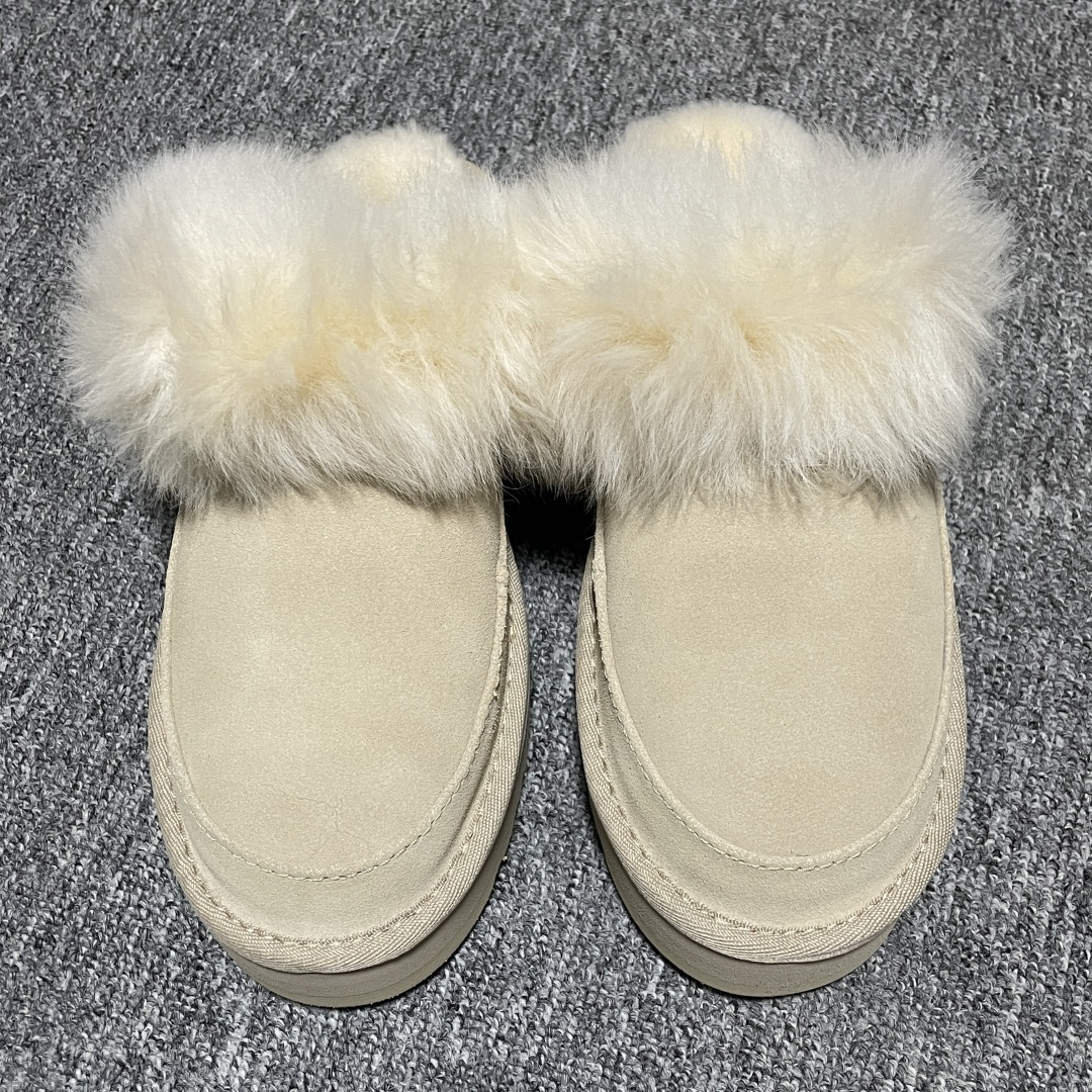 平台外贸专供 UGG 新款雪地靴 1173930 十年品牌制鞋代工厂生产线出品 注重每一处细节 隆丰A级真羊皮毛一体 完全遵循ZP工艺流程打造 尺码：35 36 37 38 39 40-选品中心