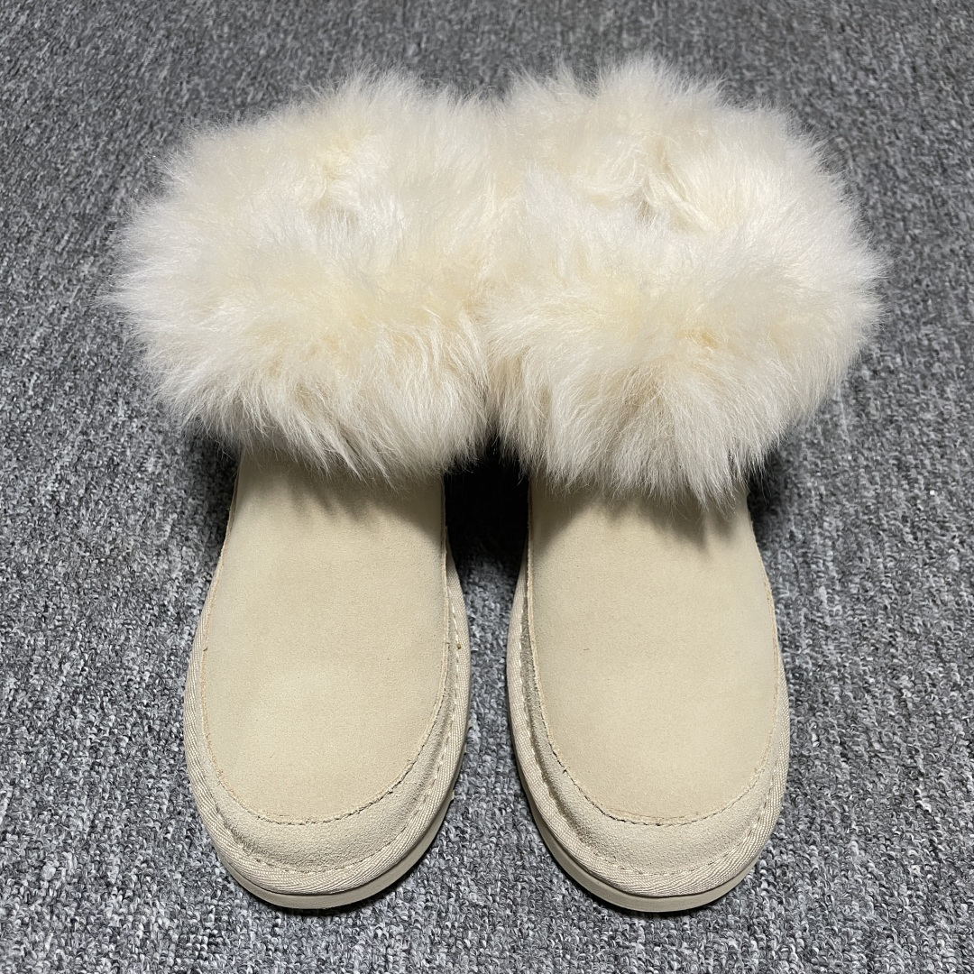 平台外贸专供 UGG 新款雪地靴 1173832 十年品牌制鞋代工厂生产线出品 注重每一处细节 隆丰A级真羊皮毛一体 完全遵循ZP工艺流程打造 尺码：35 36 37 38 39 40-选品中心