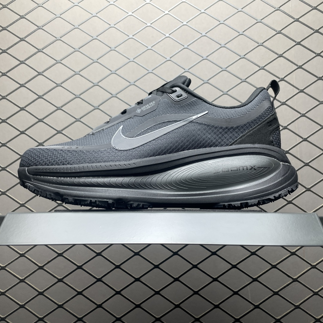 纯原版 NK Vomero 18 GTX V18 网面透气跑步鞋 HQ7001-001 高端零售专供品质 正确防水防污鞋面 独家私模 正确组合大底 区别其他一体大底 尺码: 35.5 36 36.5 37.5 38 38.5 39 40 40.5 41 42 42.5 43 44 44.5 45-选品中心