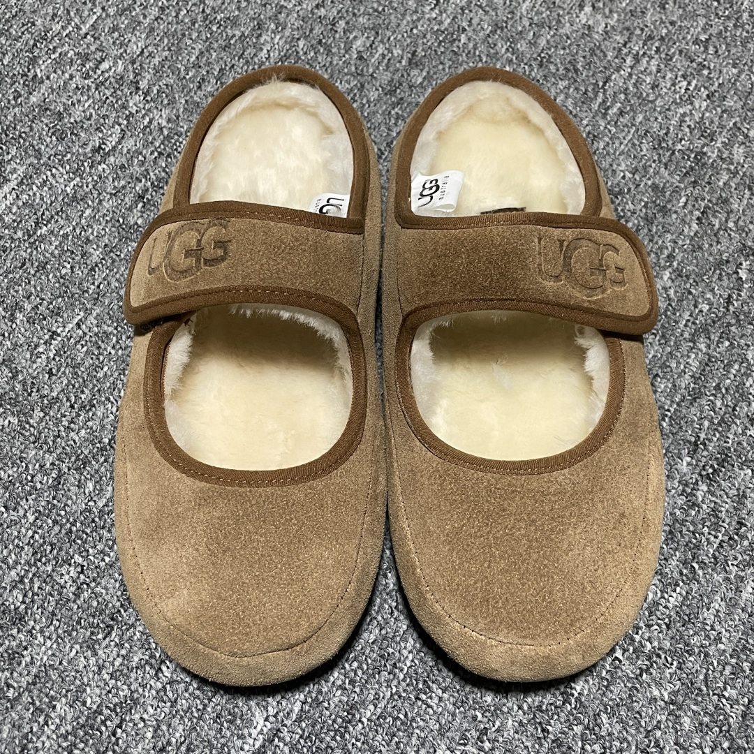 平台外贸专供 UGG 新款雪地靴 088-1 十年品牌制鞋代工厂生产线出品 注重每一处细节 隆丰A级真羊皮毛一体 完全遵循ZP工艺流程打造 尺码：35 36 37 38 39 40-选品中心