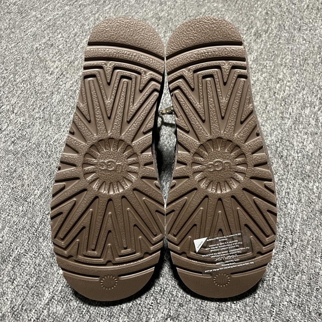 图片[3]-平台外贸专供 UGG 新款雪地靴 1174574 十年品牌制鞋代工厂生产线出品 注重每一处细节 隆丰A级真羊皮毛一体 完全遵循ZP工艺流程打造 尺码：35 36 37 38 39 40-选品中心