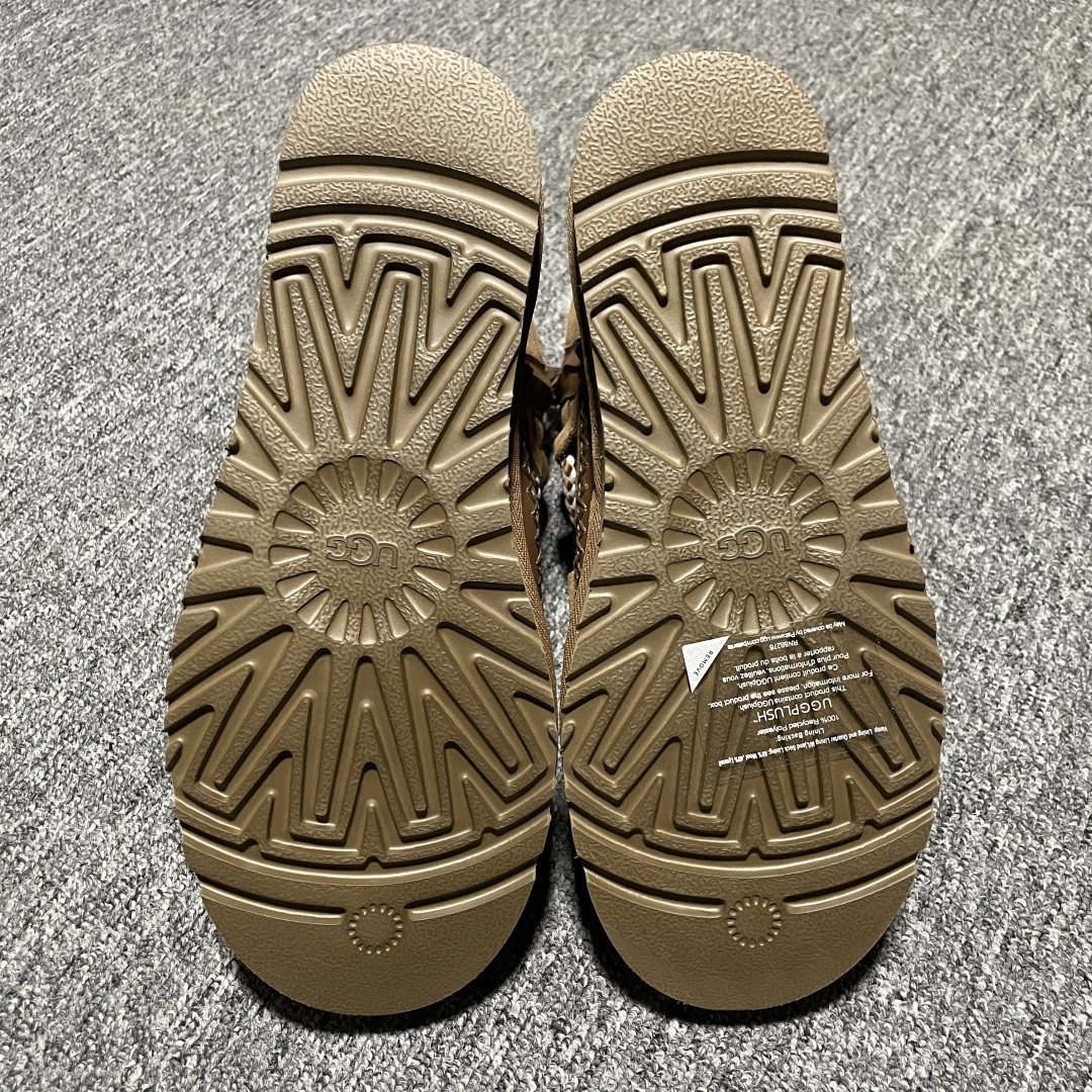 图片[3]-平台外贸专供 UGG 新款雪地靴 1174574 十年品牌制鞋代工厂生产线出品 注重每一处细节 隆丰A级真羊皮毛一体 完全遵循ZP工艺流程打造 尺码：35 36 37 38 39 40-选品中心