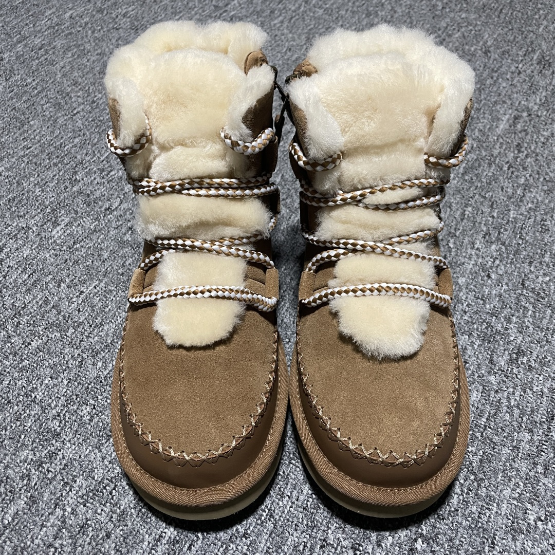 平台外贸专供 UGG 新款雪地靴 1174574 十年品牌制鞋代工厂生产线出品 注重每一处细节 隆丰A级真羊皮毛一体 完全遵循ZP工艺流程打造 尺码：35 36 37 38 39 40-选品中心