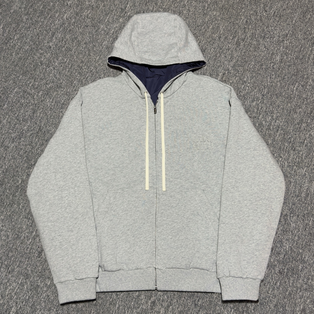 S# MiuMiu 缪缪 双面穿连帽卫衣外套 真正原版购回开发打版 高端零售专供 品质保证 100%放心出街 尺码：38 40 42 44-选品中心