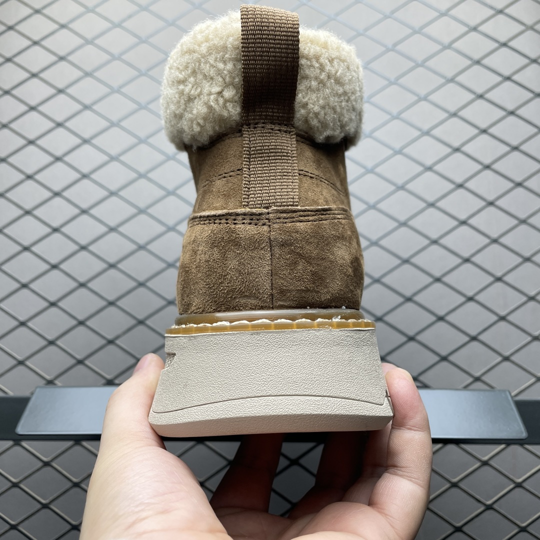 图片[2]-UGG 客制款 男士休闲鞋雪地靴工装靴系列 U5867M 广东大厂品质 秋冬新款 时尚潮流搭配 面料釆用意大利进口磨砂牛皮 全鞋真牛皮材料 大底到五金都是代工厂原材料制作 日常随意搭配 型男必备 尺码：39 40 41 42 43 44-选品中心