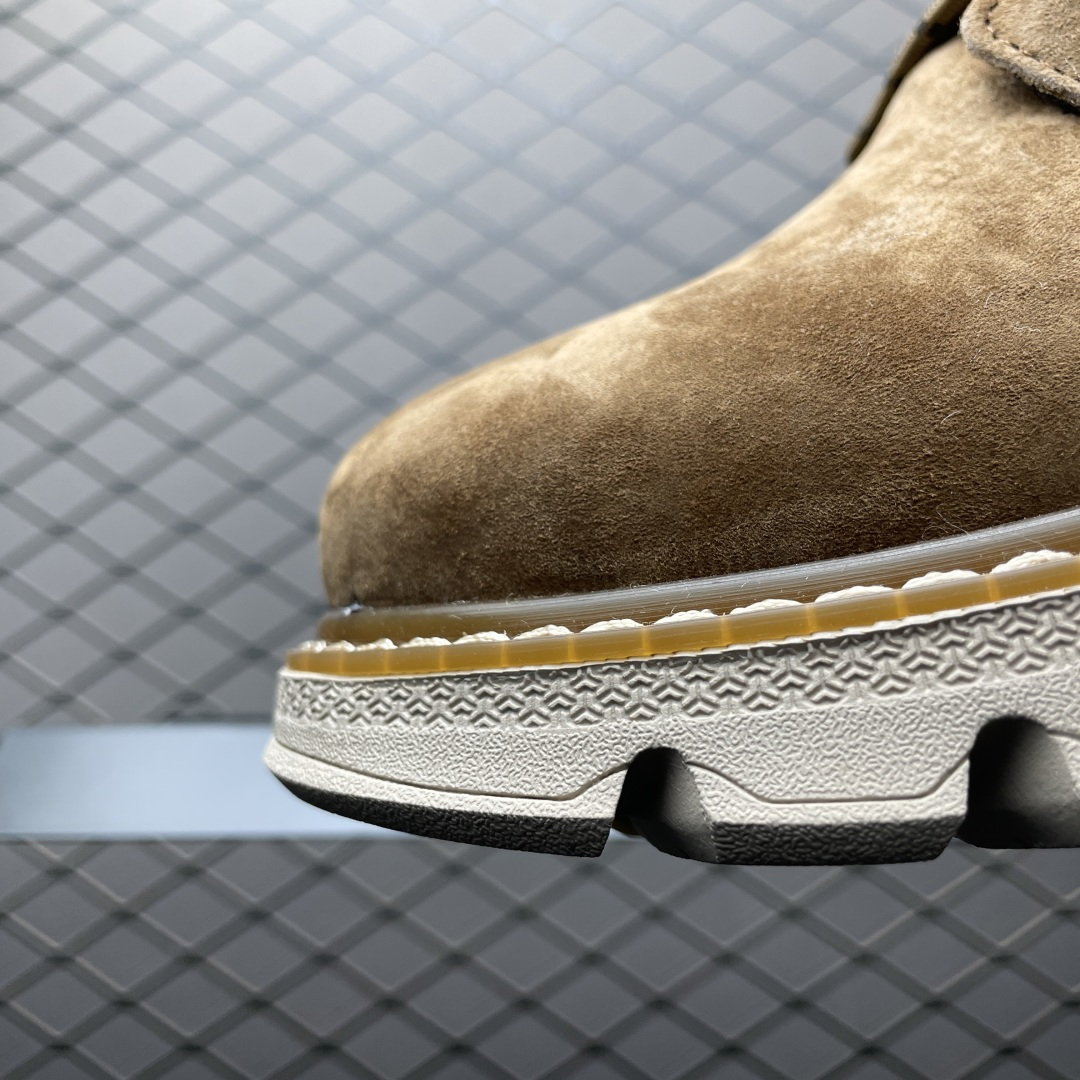 图片[6]-UGG 客制款 男士休闲鞋雪地靴工装靴系列 U5867M 广东大厂品质 秋冬新款 时尚潮流搭配 面料釆用意大利进口磨砂牛皮 全鞋真牛皮材料 大底到五金都是代工厂原材料制作 日常随意搭配 型男必备 尺码：39 40 41 42 43 44-选品中心