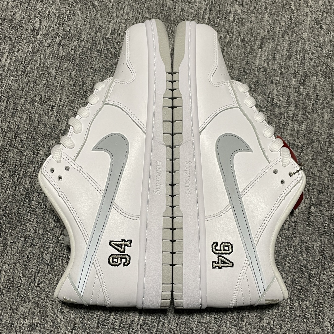 图片[8]-M版纯原 Supreme x NK Dunk Low SUP 联名款 低帮休闲滑板鞋 HQ8487-100 国内DUNK大系列领域T0品质专业出品 原厂材料打造 原厂竖纹包装纸 鞋盒钢印可区别市面版本 平台外贸充Z 高端零售专供品质 尺码：40 40.5 41 42 42.5 43 44 44.5 45 46 47.5-选品中心