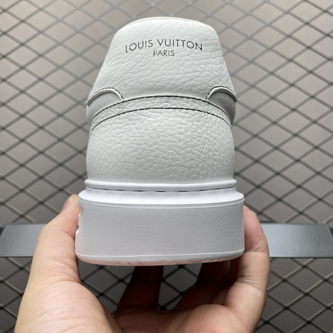 图片[2]-Louis Vuitton LV 路易威登 Beverly Hills 低帮休闲板鞋 海淘代购同渠道品质 高端零售 外贸充正专供 原版购入开发 ZP级全套包装 完美楦型 正确卡色 大底TPU 质感媲美原版 细节与原版一致 请注意区分市面通货材 尺码：38 39 40 41 42 43 44 45 46-选品中心