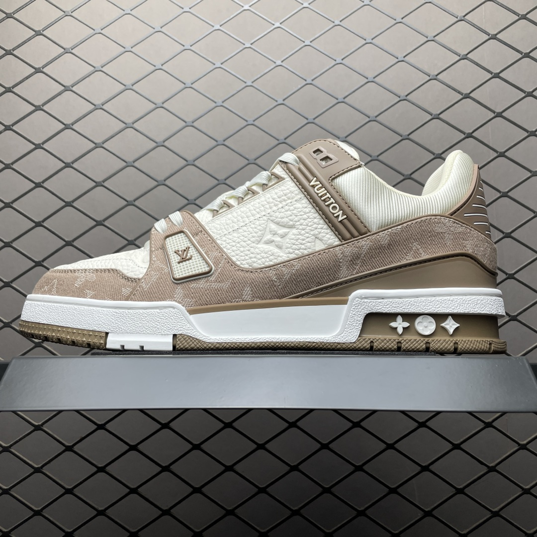 Louis Vuitton 路易威登 LV Trainer 低帮休闲板鞋 海淘代购同渠道品质 高端零售 外贸充正专供 原版购入开发 ZP级全套包装 完美楦型 正确卡色 大底TPU 质感媲美原版 细节与原版一致 请注意区分市面通货材 尺码：35 36 37 38 39 40 41 42 43 44 45 46-选品中心