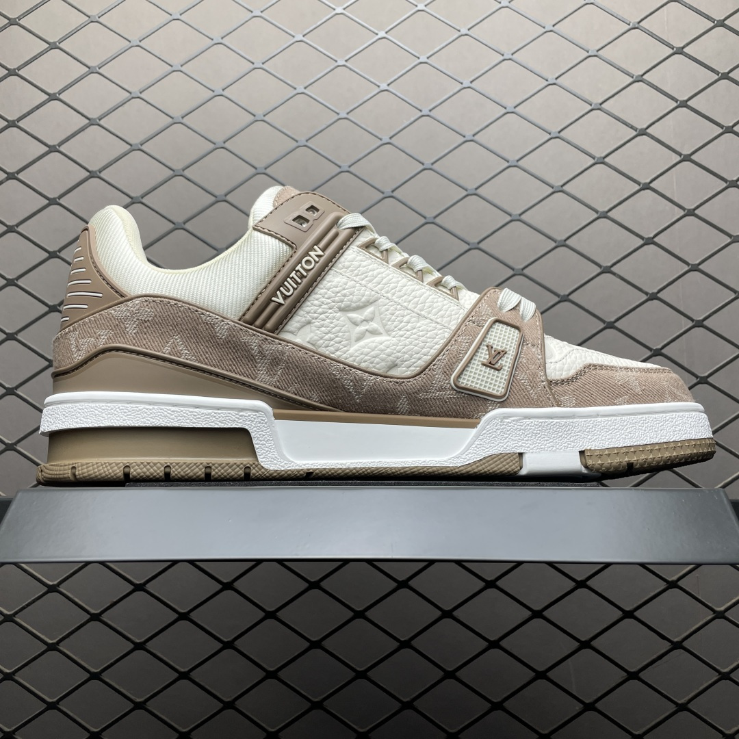 图片[3]-Louis Vuitton 路易威登 LV Trainer 低帮休闲板鞋 海淘代购同渠道品质 高端零售 外贸充正专供 原版购入开发 ZP级全套包装 完美楦型 正确卡色 大底TPU 质感媲美原版 细节与原版一致 请注意区分市面通货材 尺码：35 36 37 38 39 40 41 42 43 44 45 46-选品中心