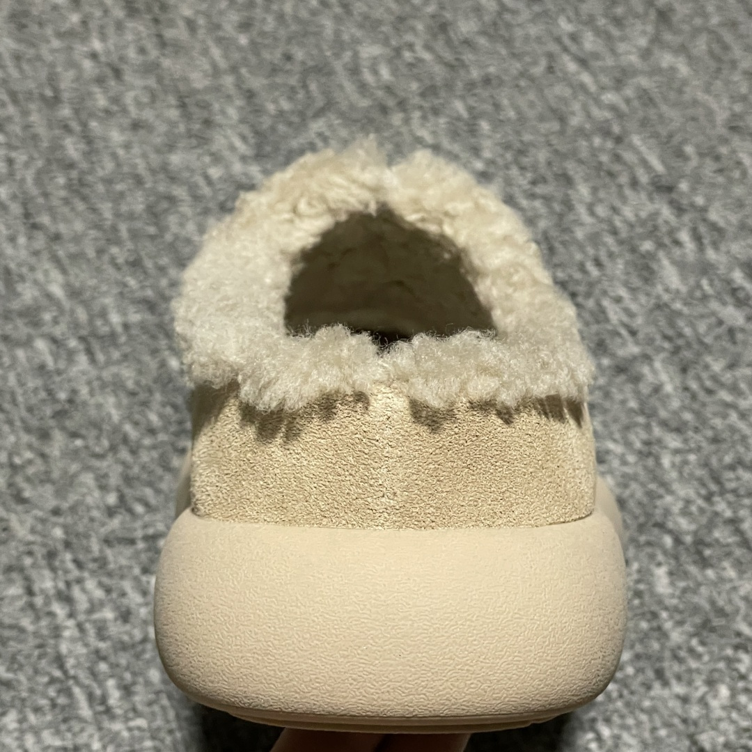 图片[9]-网红爆款 平台外贸专供 UGG 厚底雪地面包鞋穆勒鞋半拖鞋 小土豆 1116088 外贸平台充Z 高端零售专供品质 十年品牌制鞋代工厂生产线出品 注重每一处细节 隆丰A级真羊皮毛一体 完全遵循ZP工艺流程打造 尺码：35 36 37 38 39 40-选品中心