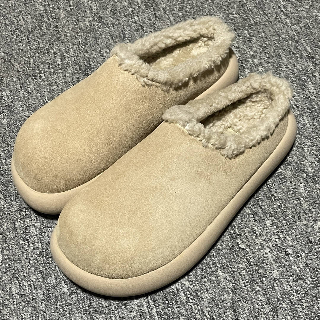 图片[4]-网红爆款 平台外贸专供 UGG 厚底雪地面包鞋穆勒鞋半拖鞋 小土豆 1116088 外贸平台充Z 高端零售专供品质 十年品牌制鞋代工厂生产线出品 注重每一处细节 隆丰A级真羊皮毛一体 完全遵循ZP工艺流程打造 尺码：35 36 37 38 39 40-选品中心