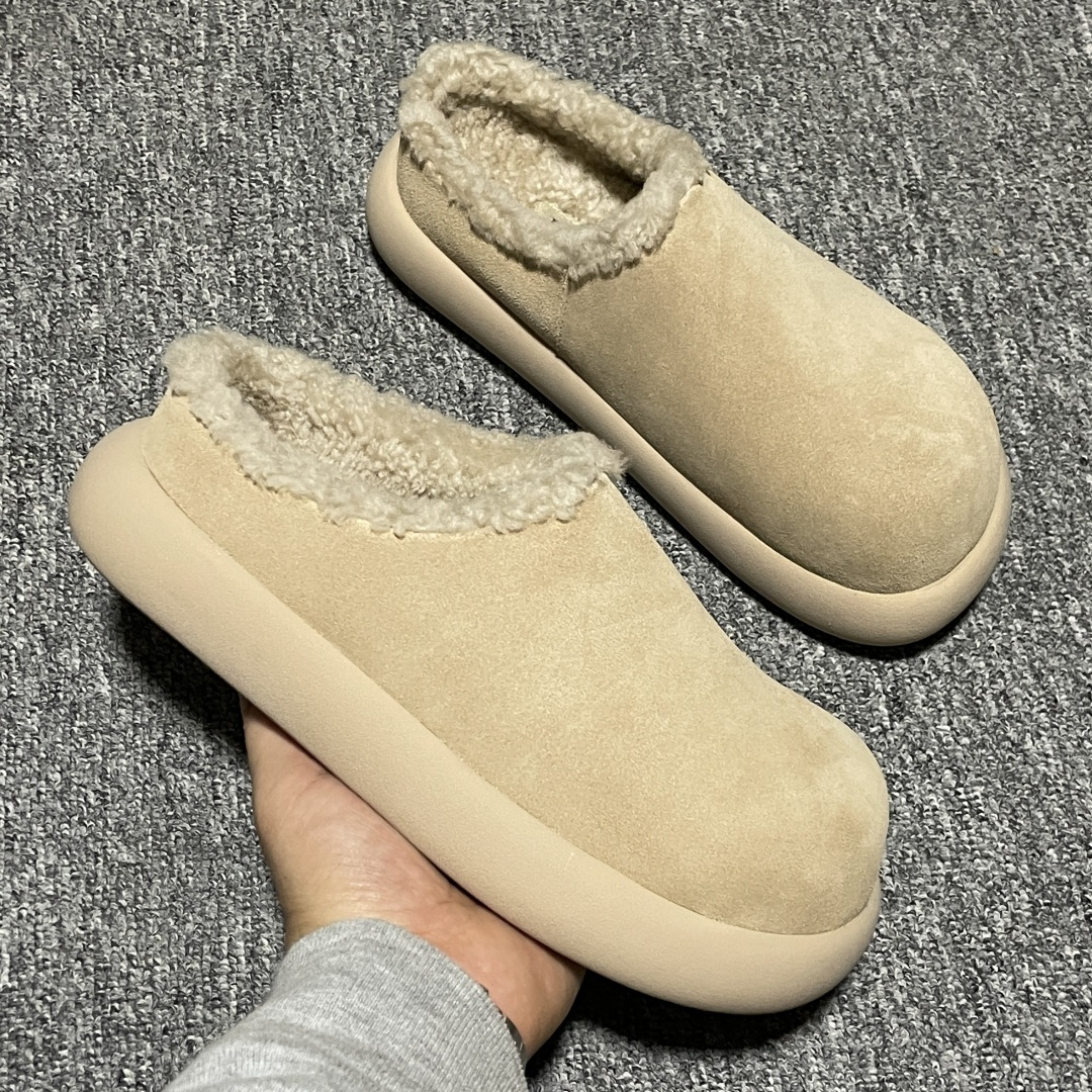 图片[6]-网红爆款 平台外贸专供 UGG 厚底雪地面包鞋穆勒鞋半拖鞋 小土豆 1116088 外贸平台充Z 高端零售专供品质 十年品牌制鞋代工厂生产线出品 注重每一处细节 隆丰A级真羊皮毛一体 完全遵循ZP工艺流程打造 尺码：35 36 37 38 39 40-选品中心