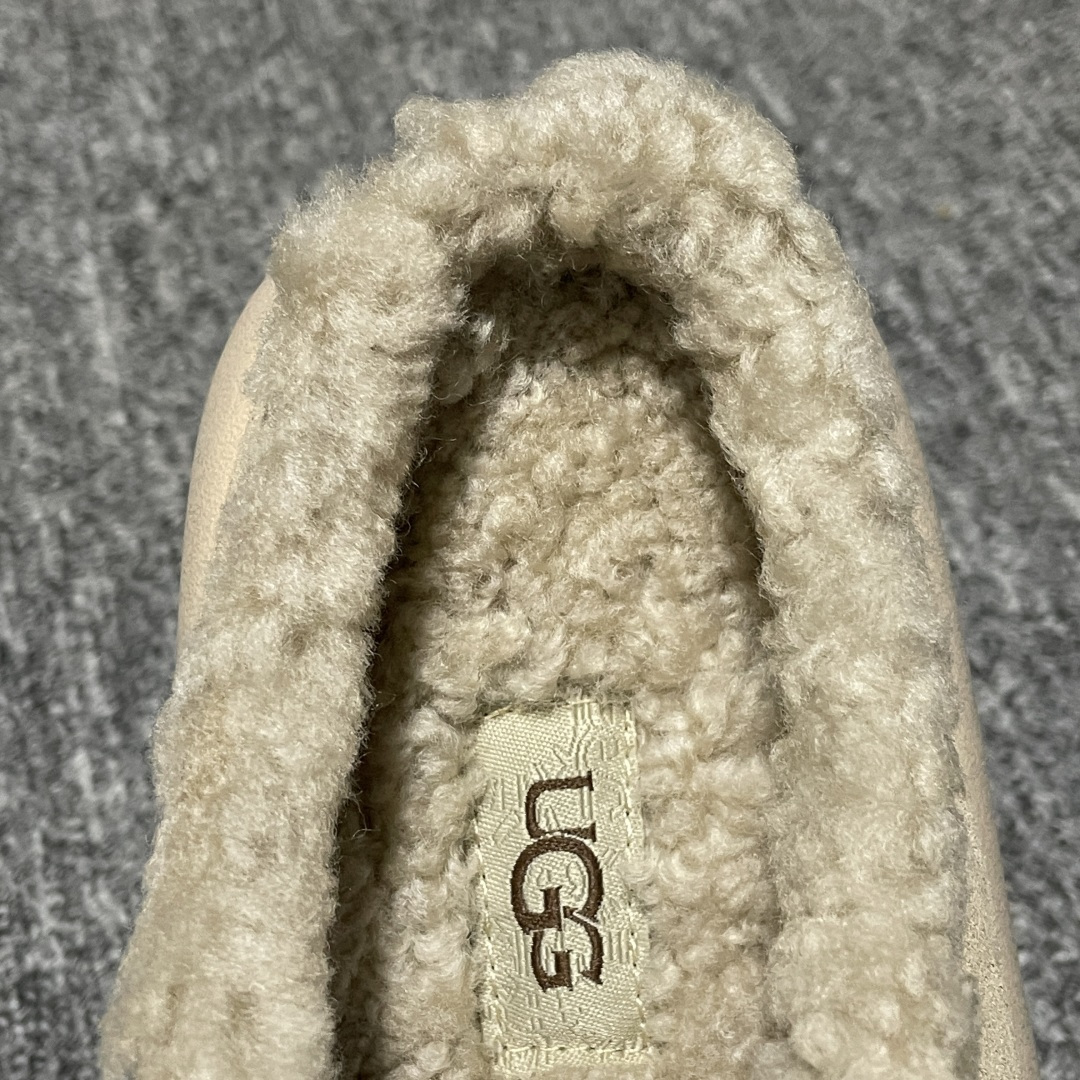 图片[8]-网红爆款 平台外贸专供 UGG 厚底雪地面包鞋穆勒鞋半拖鞋 小土豆 1116088 外贸平台充Z 高端零售专供品质 十年品牌制鞋代工厂生产线出品 注重每一处细节 隆丰A级真羊皮毛一体 完全遵循ZP工艺流程打造 尺码：35 36 37 38 39 40-选品中心