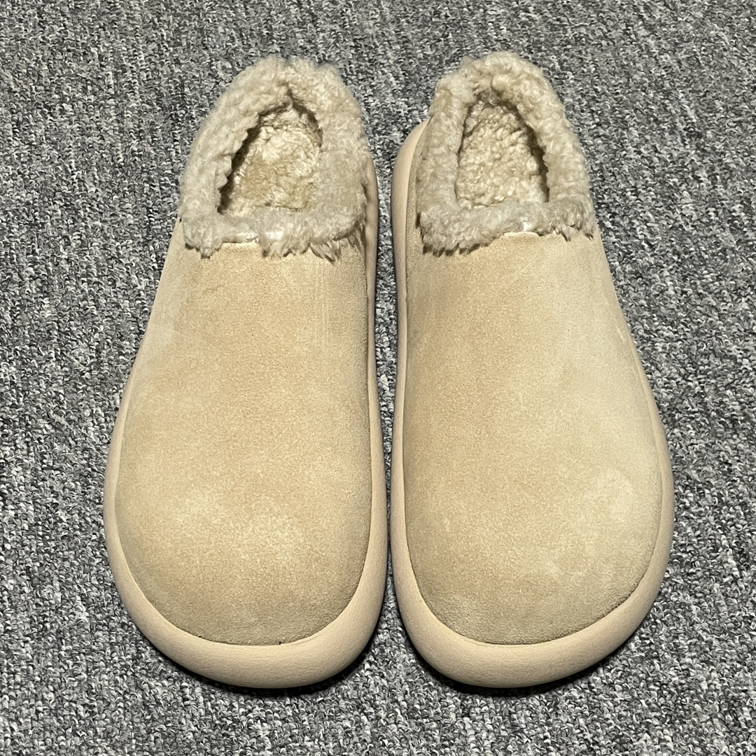 网红爆款 平台外贸专供 UGG 厚底雪地面包鞋穆勒鞋半拖鞋 小土豆 1116088 外贸平台充Z 高端零售专供品质 十年品牌制鞋代工厂生产线出品 注重每一处细节 隆丰A级真羊皮毛一体 完全遵循ZP工艺流程打造 尺码：35 36 37 38 39 40-选品中心