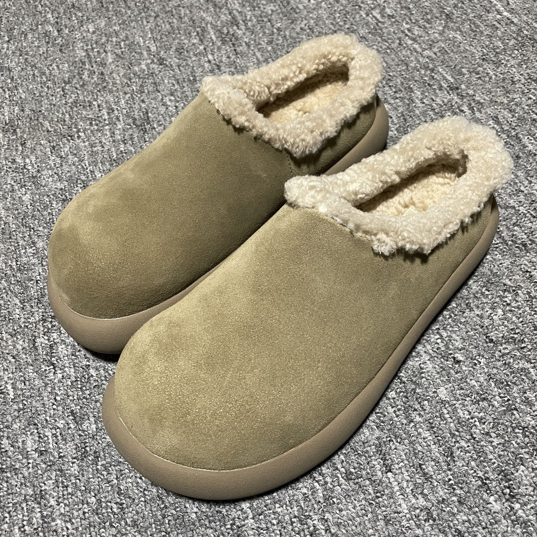 图片[4]-网红爆款 平台外贸专供 UGG 厚底雪地面包鞋穆勒鞋半拖鞋 小土豆 1116088 外贸平台充Z 高端零售专供品质 十年品牌制鞋代工厂生产线出品 注重每一处细节 隆丰A级真羊皮毛一体 完全遵循ZP工艺流程打造 尺码：35 36 37 38 39 40-选品中心